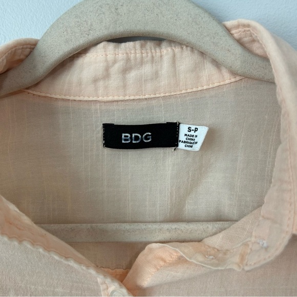 BDG Light Peach Pink Sheer Long Sleeve Button Down Shirt Women’s Size Small - Picture 3 of 6